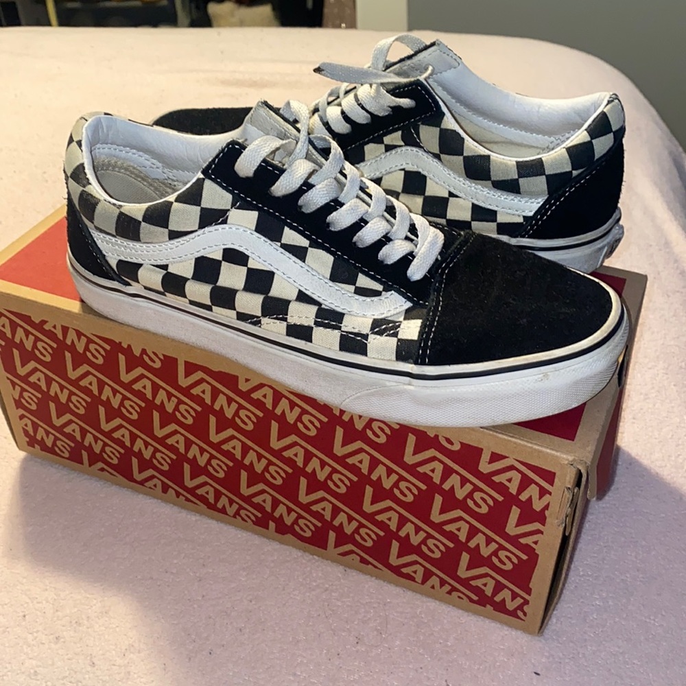Checked board old Skokie vans.